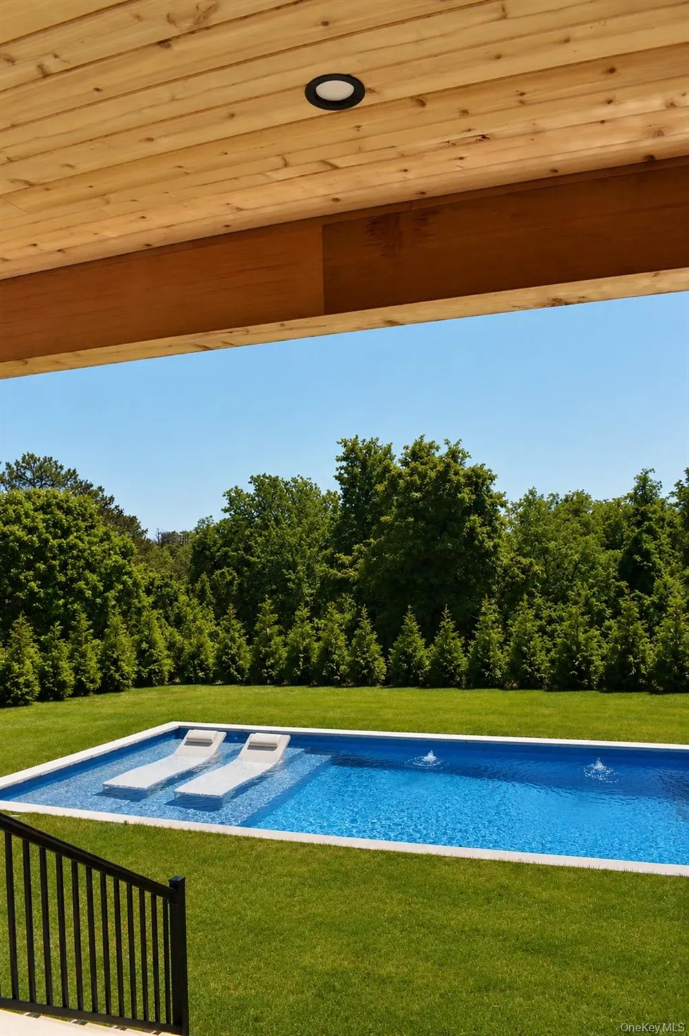 14 Ridge Road Southampton, NY 11968