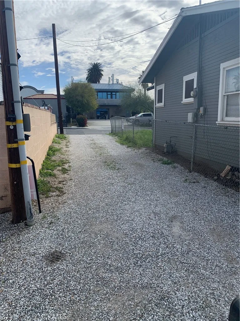 315 W Colton Avenue #1/2 Redlands, CA 92374