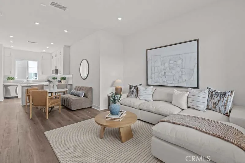7255 Aura Circle Huntington Beach, CA 92647