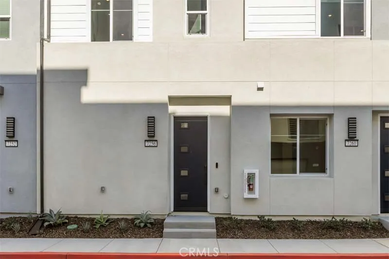 7255 Aura Circle Huntington Beach, CA 92647