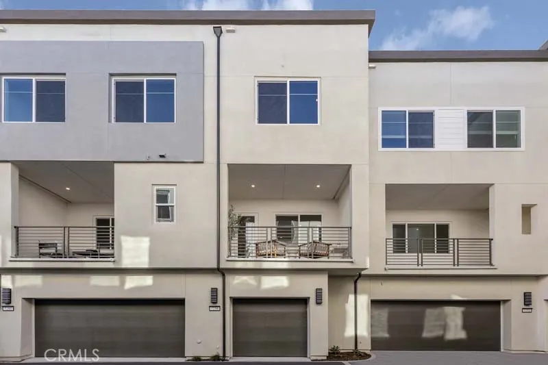 7255 Aura Circle Huntington Beach, CA 92647