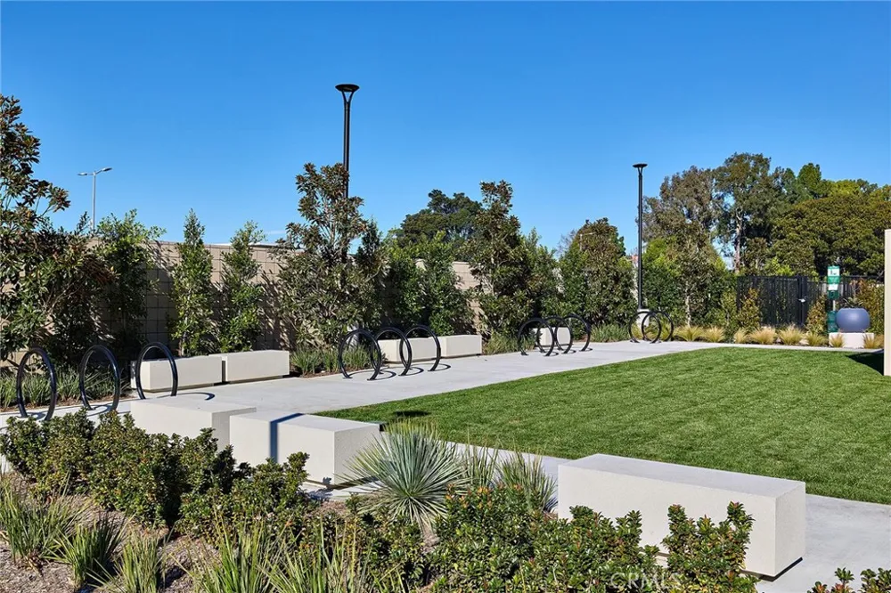 7255 Aura Circle Huntington Beach, CA 92647