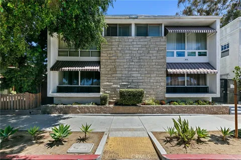 1070 Chestnut