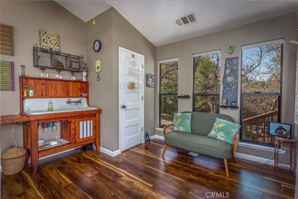 43195 S Fork Three Rivers, CA 93271