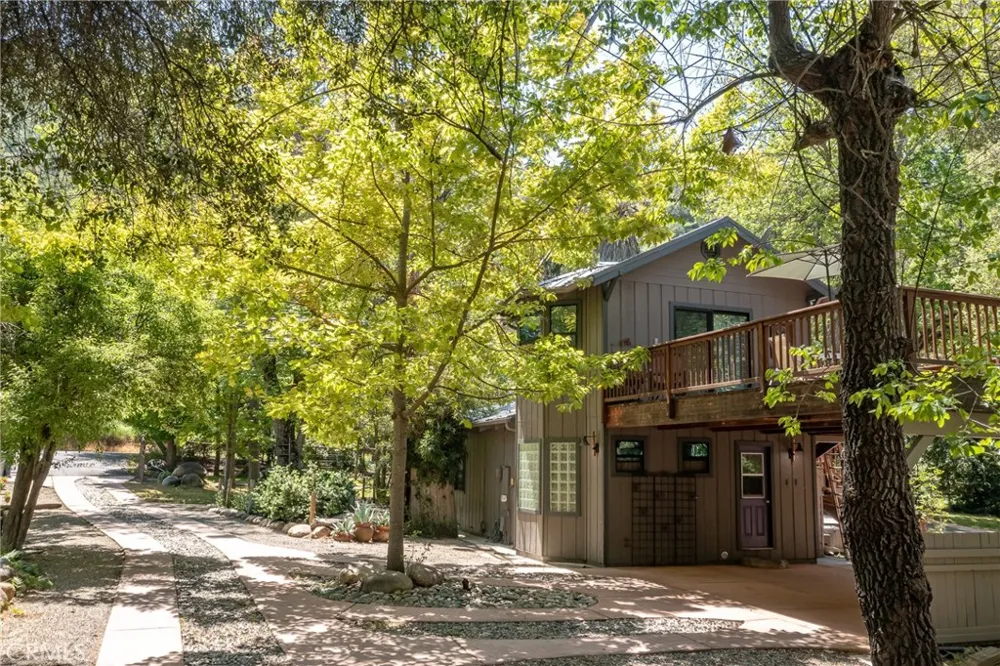 43195 S Fork Three Rivers, CA 93271