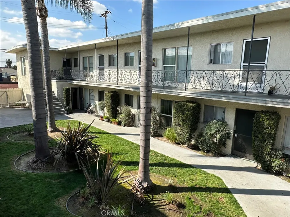 7306 Neo Street Downey, CA 90241