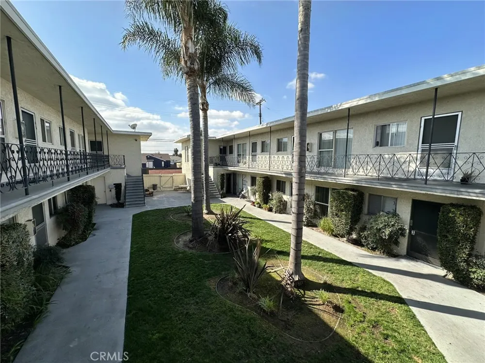 7306 Neo Street Downey, CA 90241
