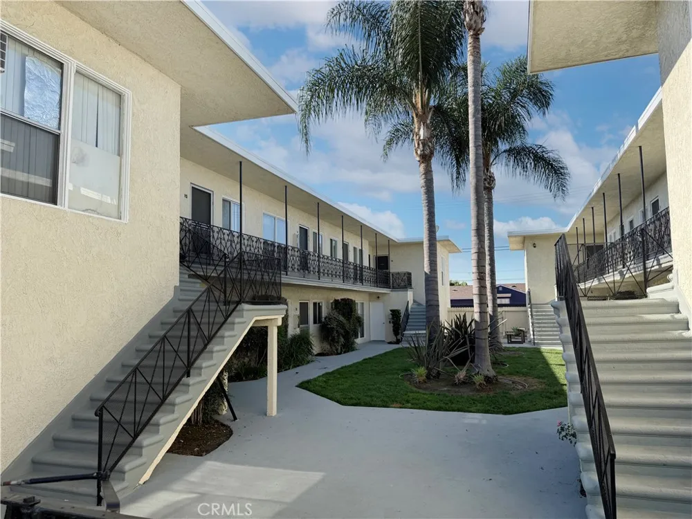 7306 Neo Street Downey, CA 90241