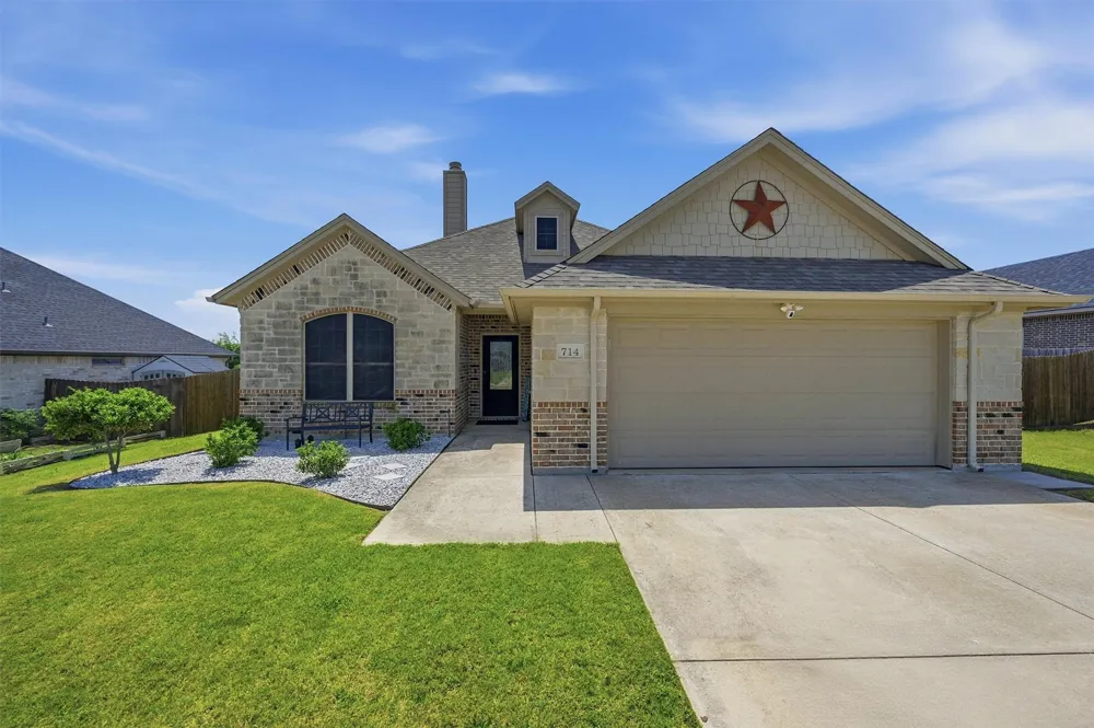 714 Mary Lee Lane Collinsville, TX 76233