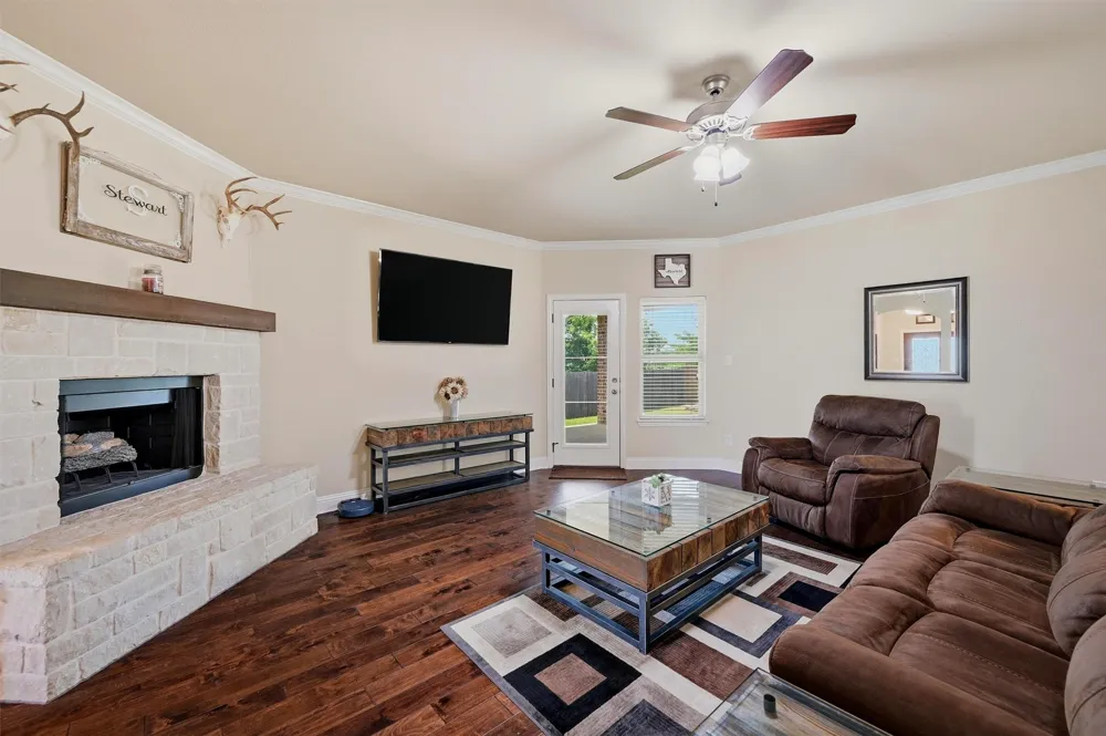 714 Mary Lee Lane Collinsville, TX 76233