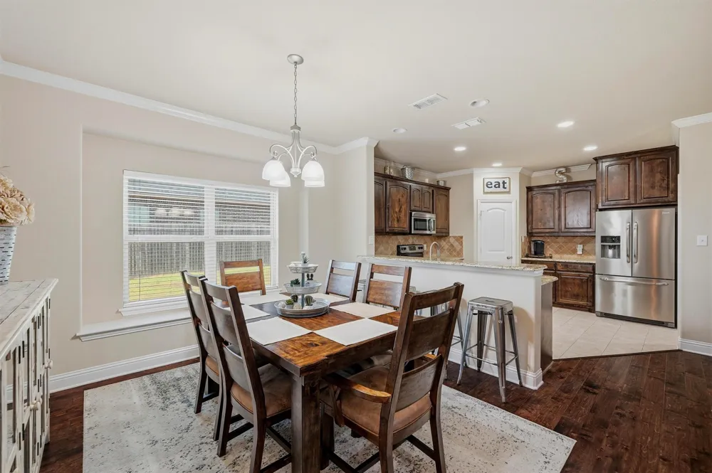 714 Mary Lee Lane Collinsville, TX 76233