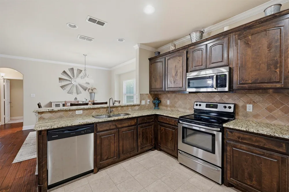 714 Mary Lee Lane Collinsville, TX 76233