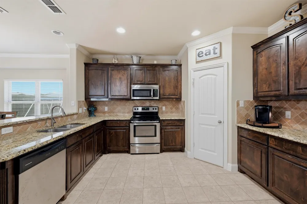 714 Mary Lee Lane Collinsville, TX 76233