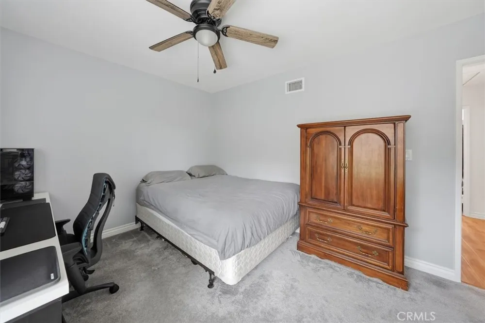 20008 Avenue Of The Oaks Newhall, CA 91321