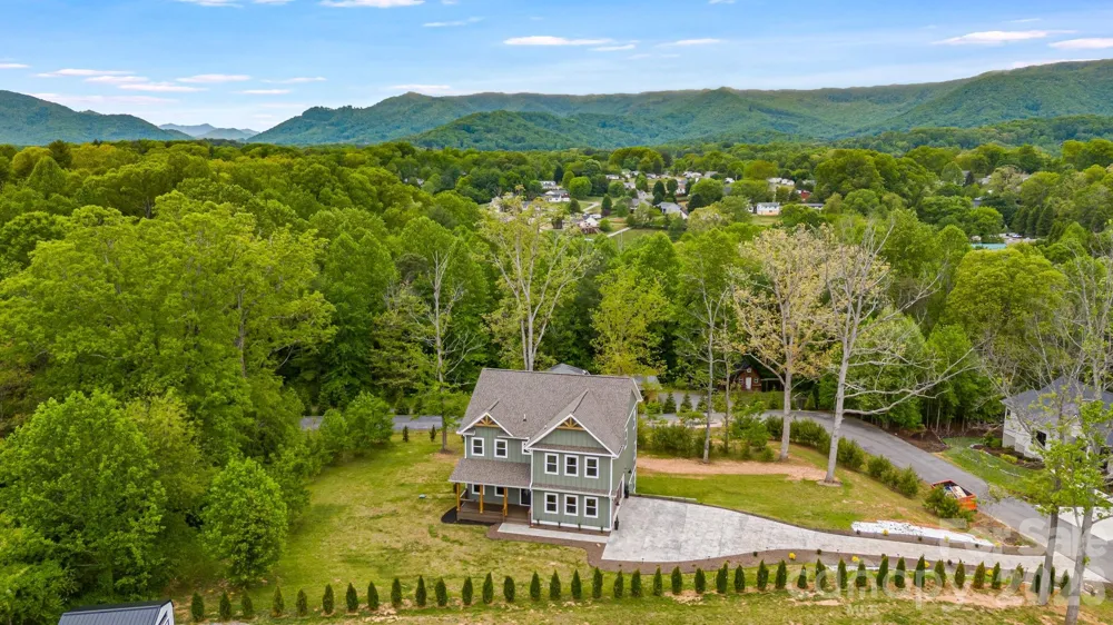 17 Baxter Woods Lane Candler, NC 28715