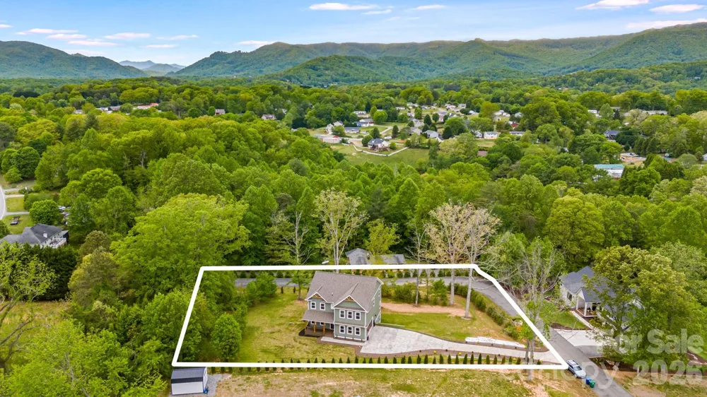17 Baxter Woods Lane Candler, NC 28715