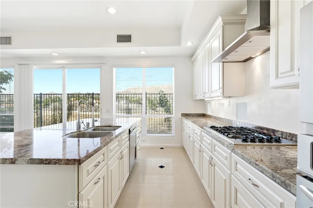 585 Via Pueblo Riverside, CA 92507