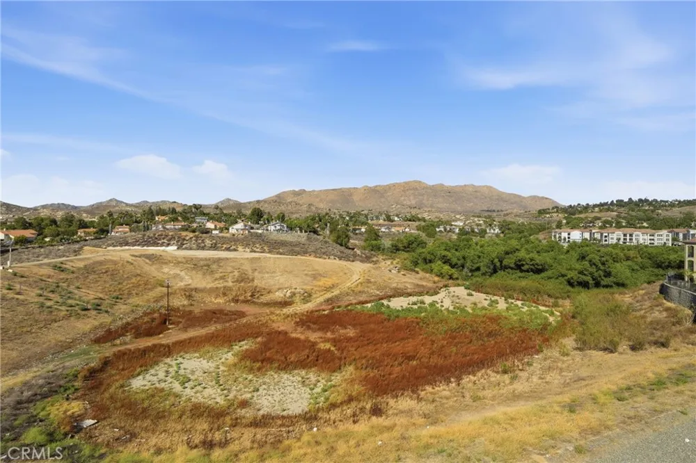 585 Via Pueblo Riverside, CA 92507