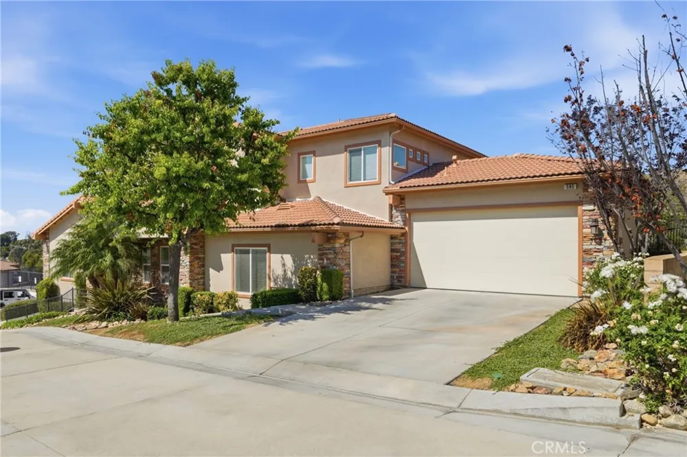 585 Via Pueblo Riverside, CA 92507