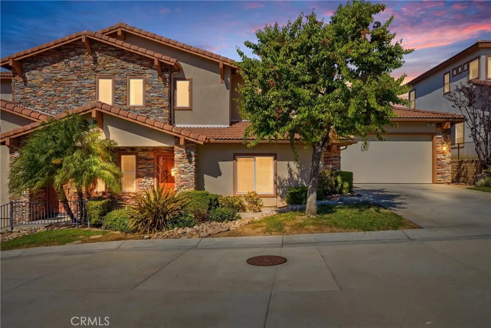 585 Via Pueblo Riverside, CA 92507