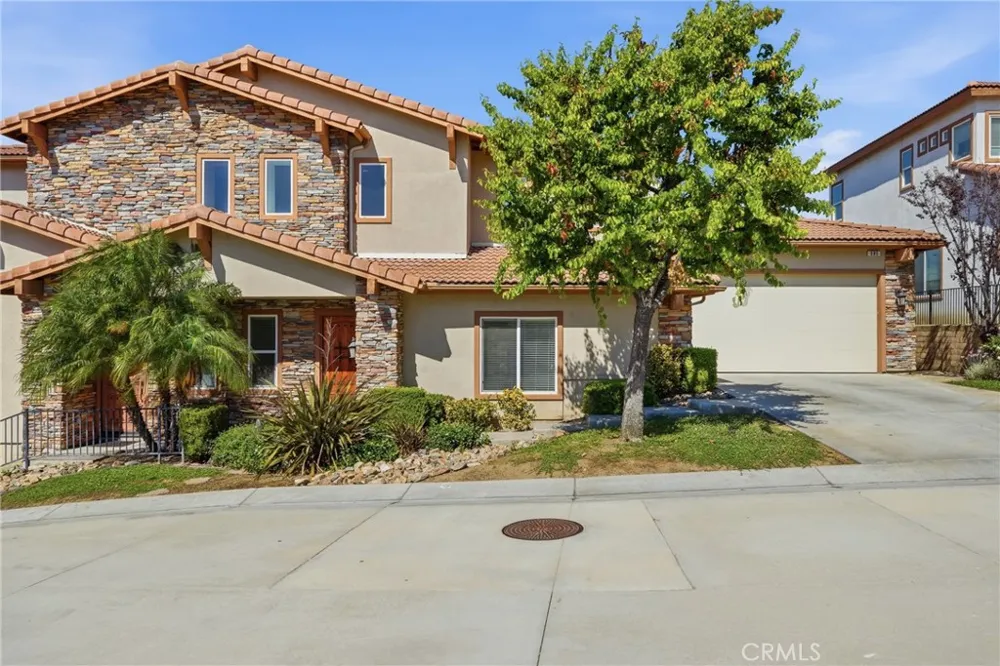 585 Via Pueblo Riverside, CA 92507