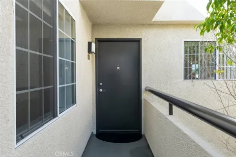 5500 Owensmouth Avenue #331