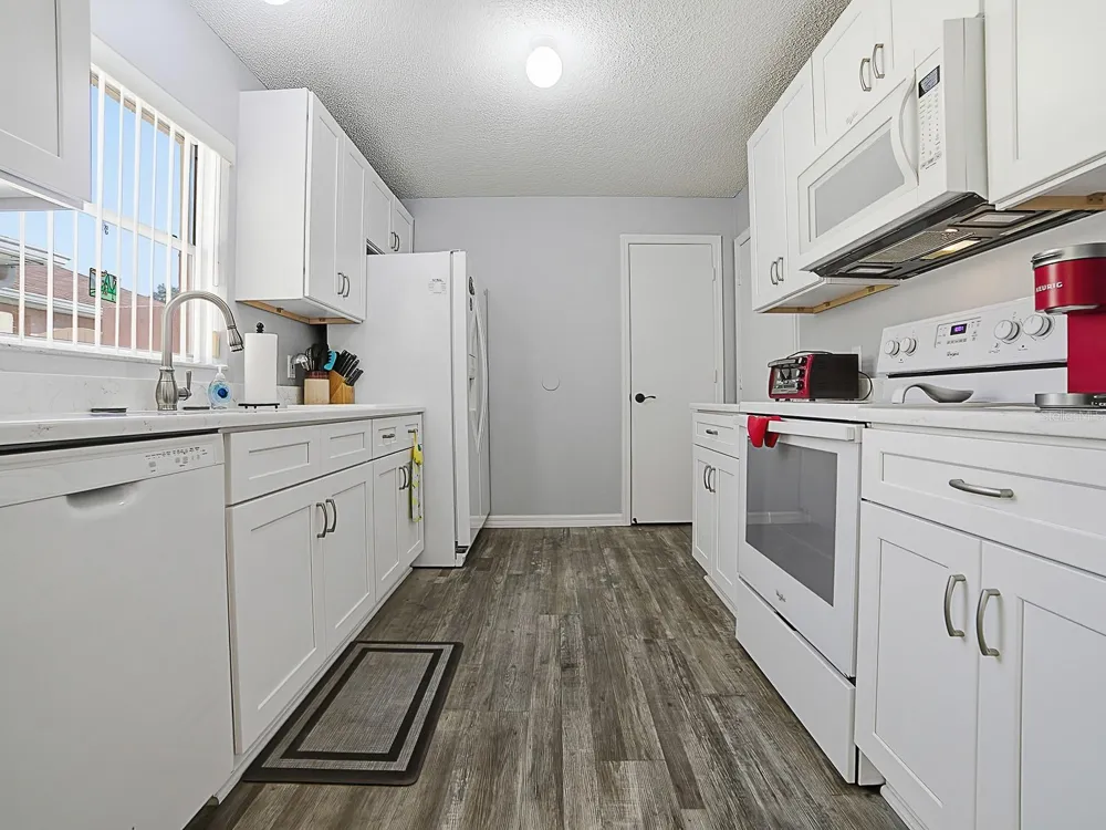 1202 FERNANDO LANE Lady Lake, FL 32159