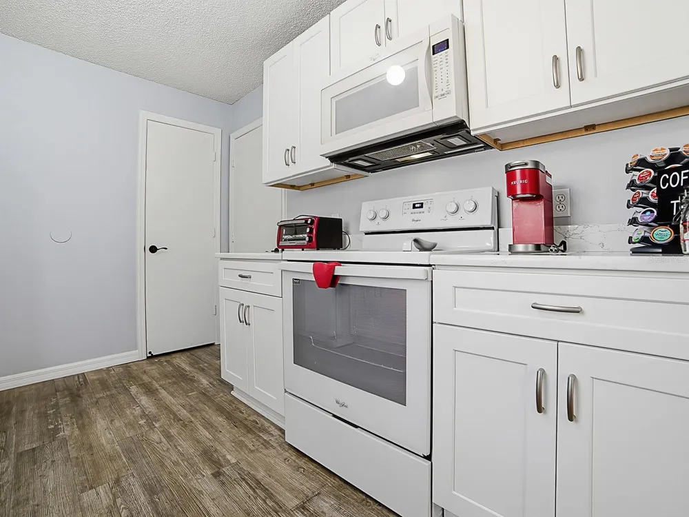 1202 FERNANDO LANE Lady Lake, FL 32159