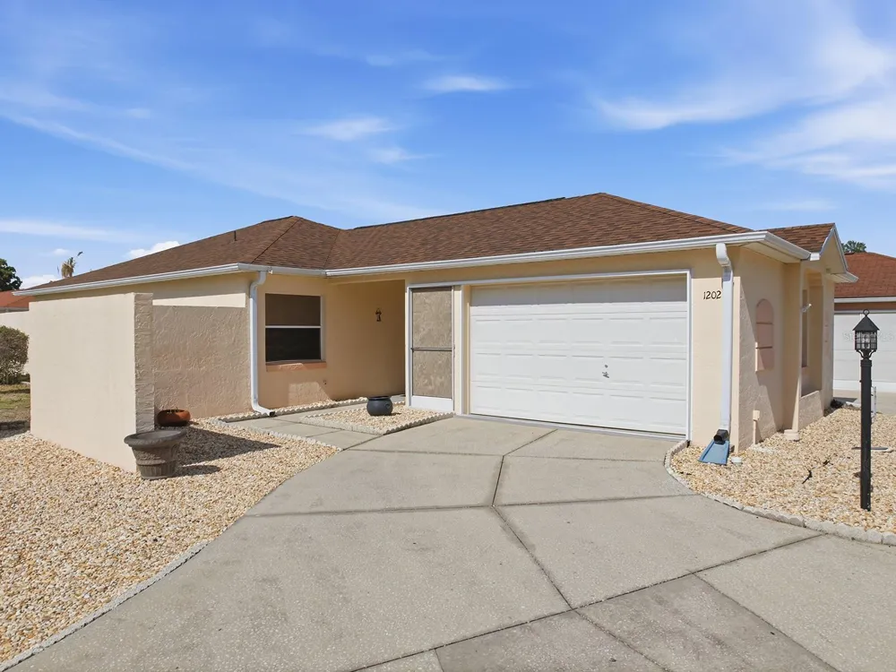 1202 FERNANDO LANE Lady Lake, FL 32159