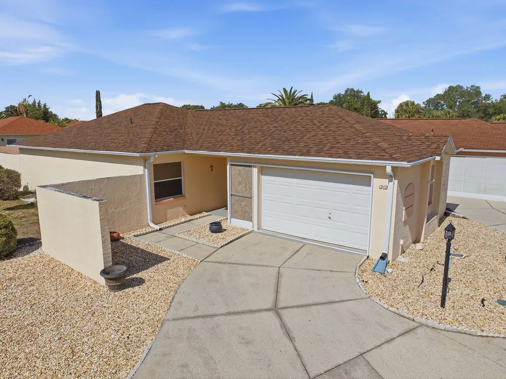 1202 FERNANDO LANE Lady Lake, FL 32159
