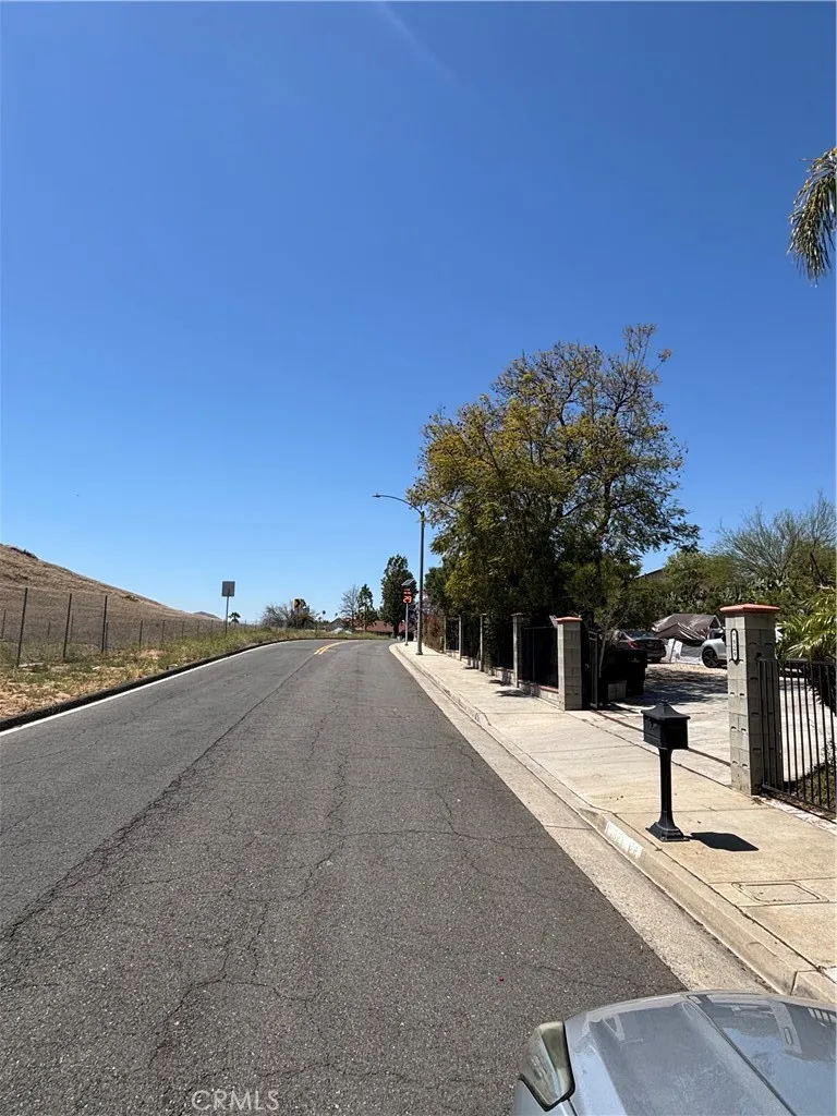 Bolton Ave Riverside, CA 92503
