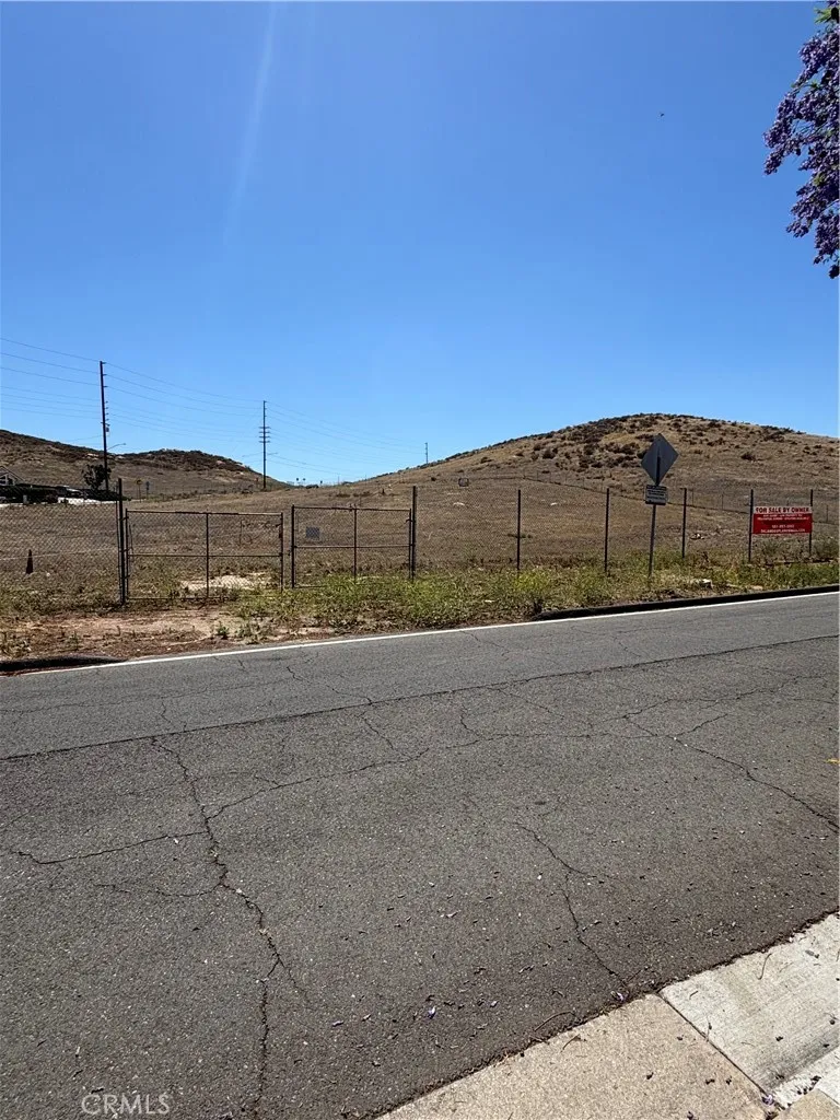 Bolton Ave Riverside, CA 92503