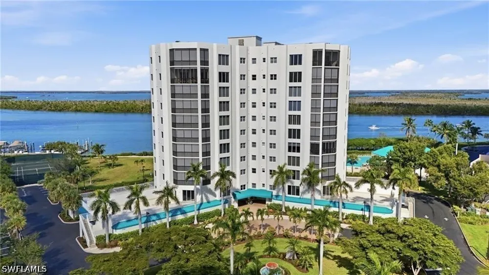 BAY BEACH LANE #3P1 Fort Myers Beach, FL 33931