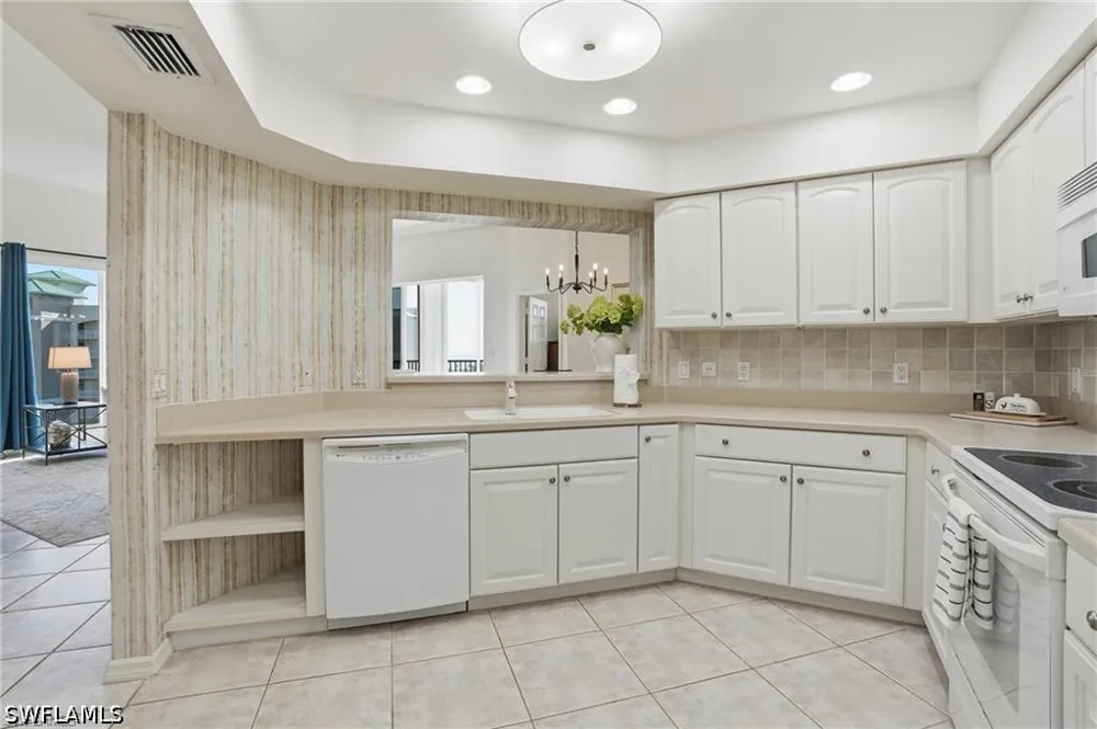 BAY BEACH LANE #3P1 Fort Myers Beach, FL 33931