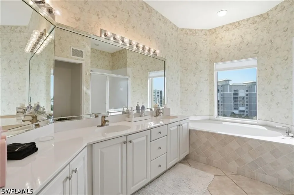 BAY BEACH LANE #3P1 Fort Myers Beach, FL 33931