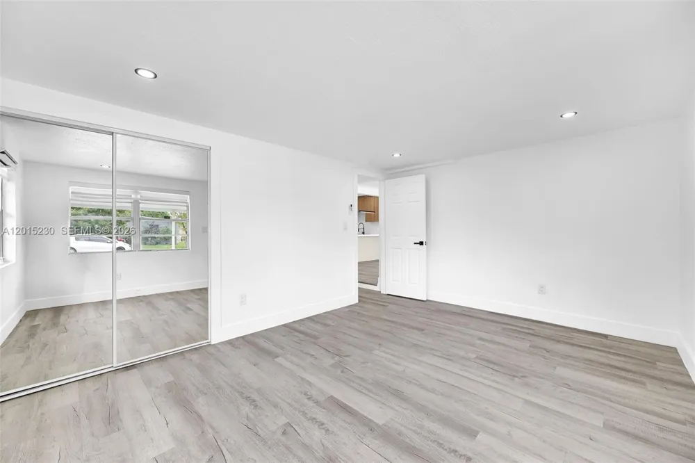12621 NW 22nd Ct Miami, FL 33167