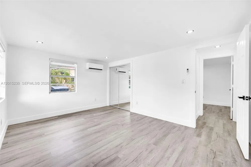 12621 NW 22nd Ct Miami, FL 33167