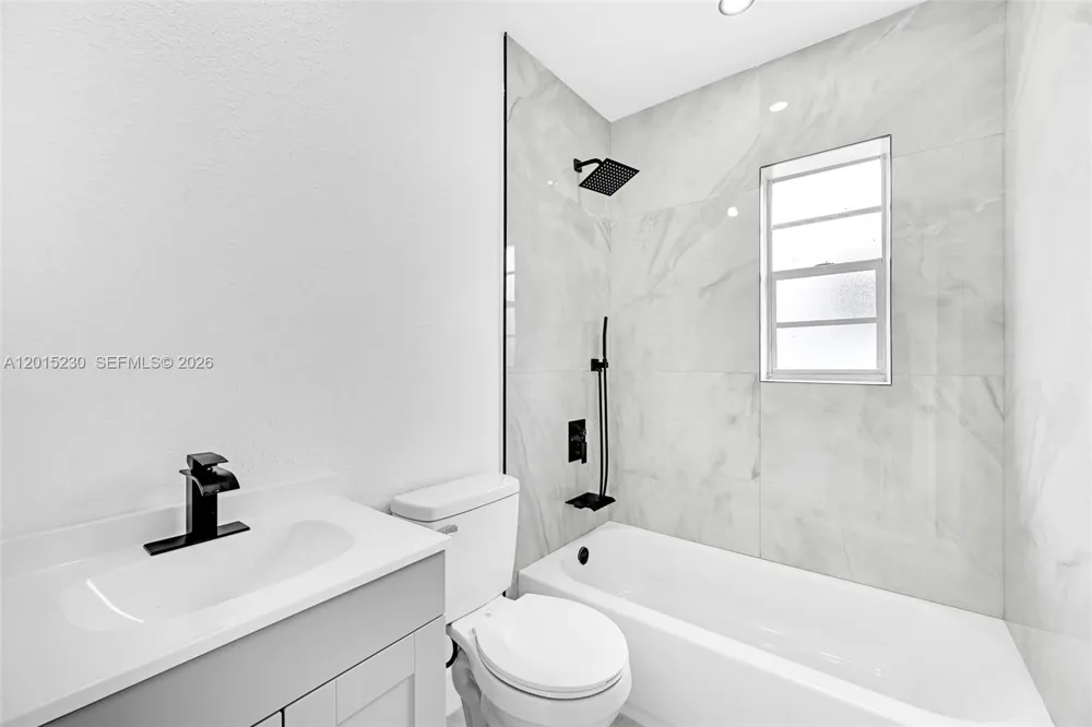 12621 NW 22nd Ct Miami, FL 33167