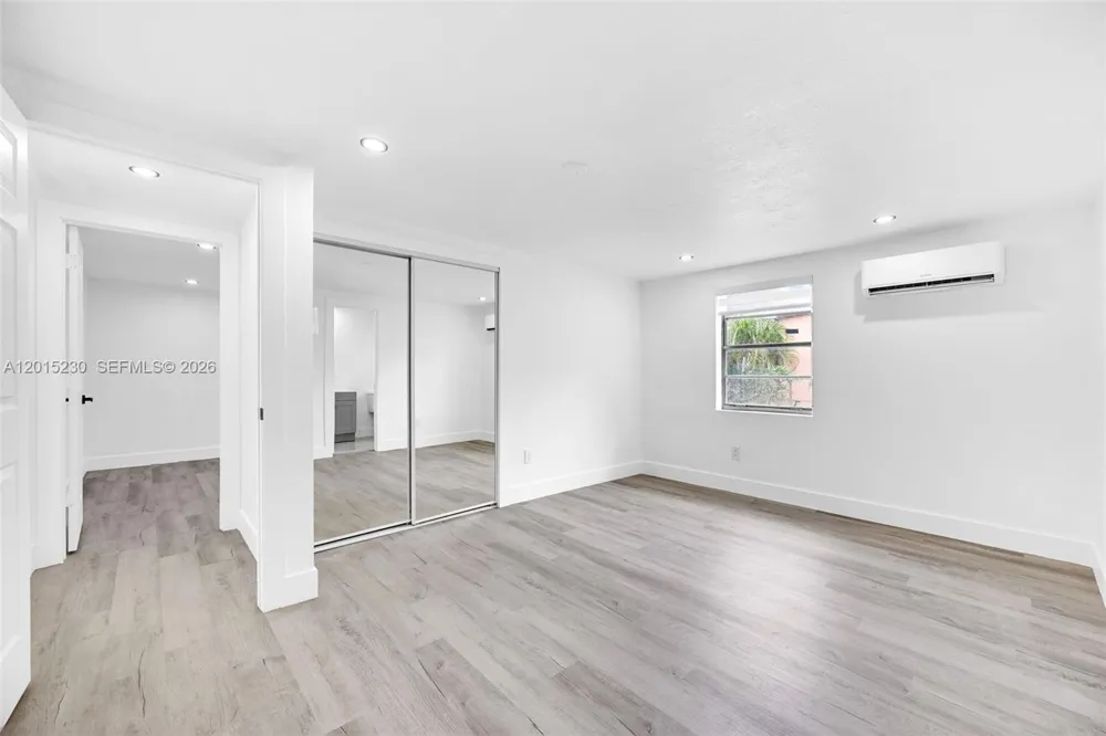12621 NW 22nd Ct Miami, FL 33167