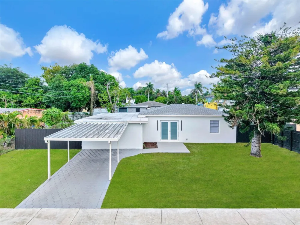 12621 NW 22nd Ct Miami, FL 33167