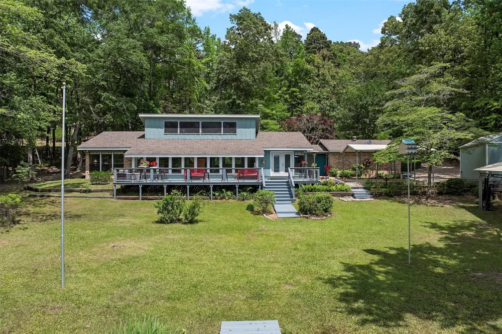 1069 County Road 1596 Avinger, TX 75630