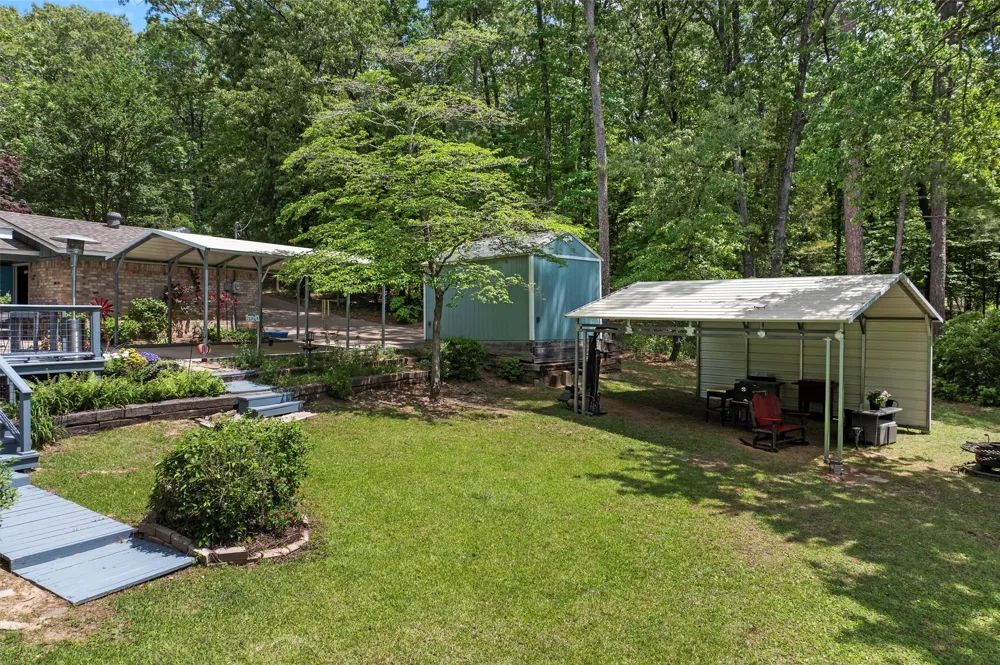 1069 County Road 1596 Avinger, TX 75630