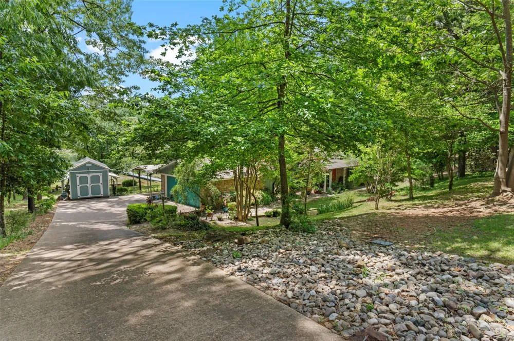 1069 County Road 1596 Avinger, TX 75630