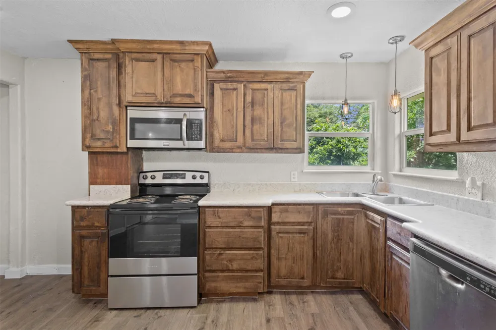 107 S Flower Lane Chico, TX 76431