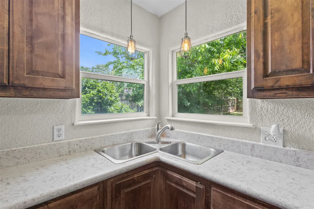 107 S Flower Lane Chico, TX 76431