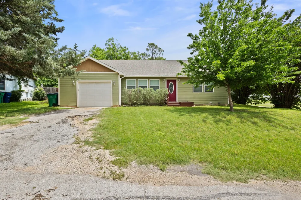 107 S Flower Lane Chico, TX 76431
