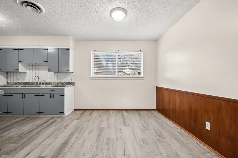 404 Vaden Avenue Everman, TX 76140
