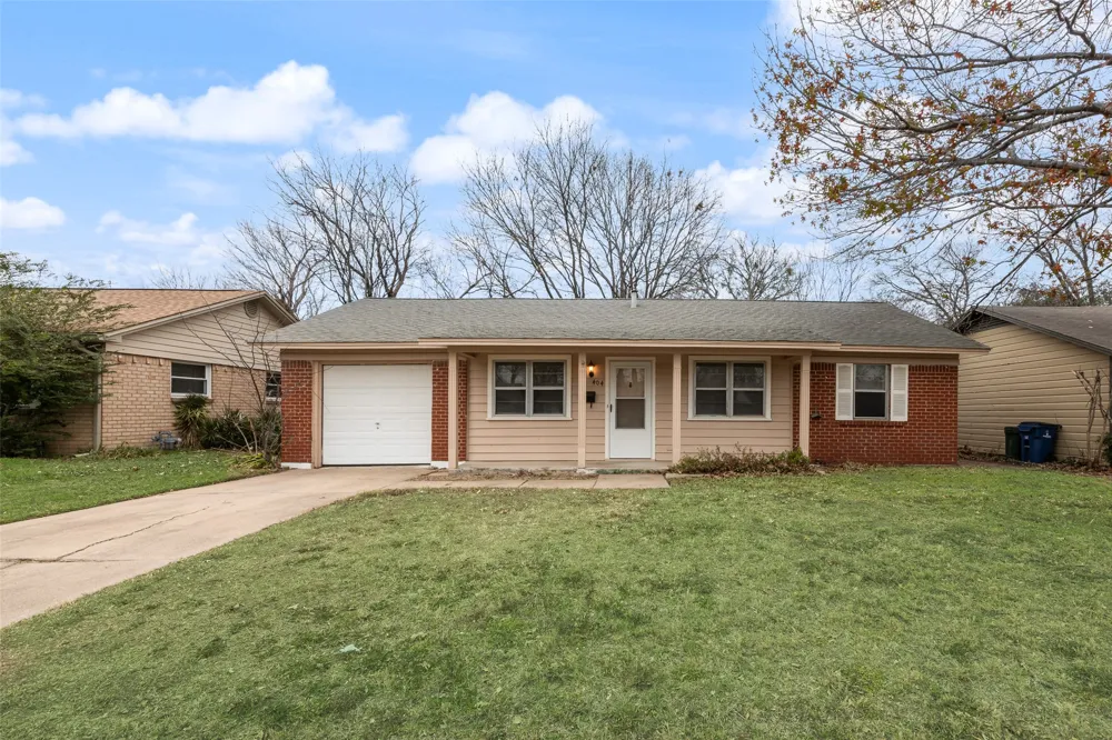 404 Vaden Avenue Everman, TX 76140