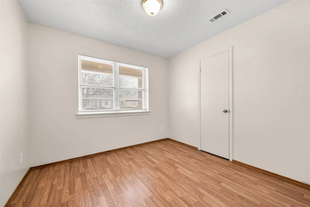 404 Vaden Avenue Everman, TX 76140