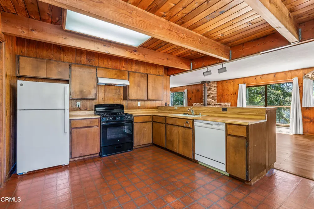 44691 Crestwood Drive Mendocino, CA 95460